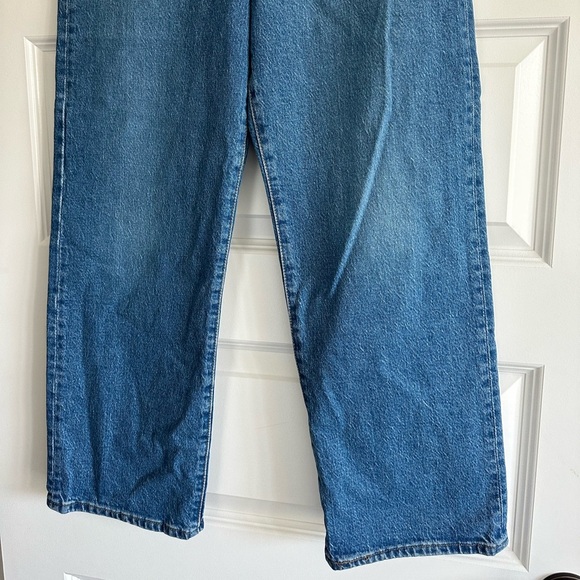 Levi's Women's Ribcage Straight Ankle Jeans - Picture 3 of 10